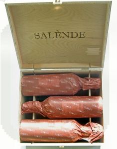 6 Flaschen Messapio (Collezione Salende) Primitivo Appassimento IGT 2021 in Original-Holzkiste, Vinosia - Apulien